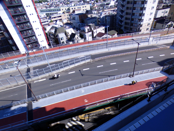 建物から見た首都高速と協議で使用した影響判定図